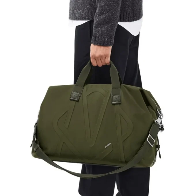 Borse da viaggio in nylon ECONYL® con firma Borse da viaggio in nylon ECONYL® con firma
