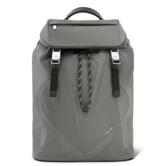 Zaino con patta firmata in nylon ECONYL®