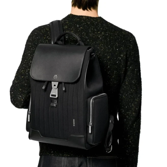 Zaino grande con patta in pelle e tela
